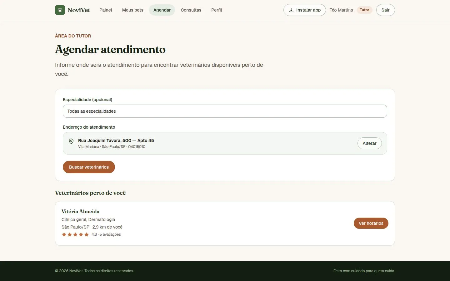 Busca de veterinários no app NoviVet com especialidades, distância, nota das avaliações e botão para ver os horários
